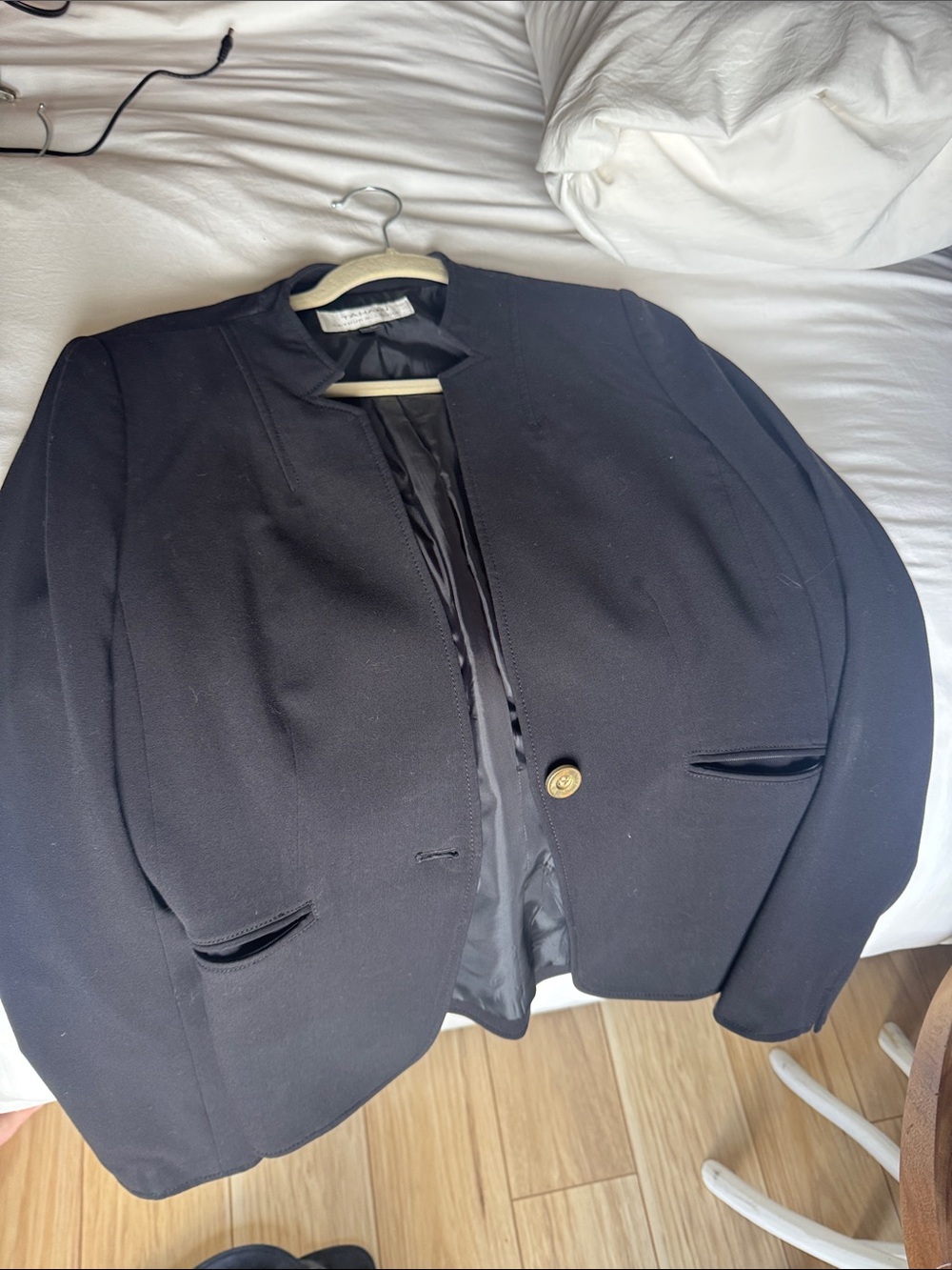 Tahari Navy Collarless Single-Button Blazer size 6